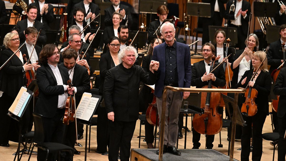 Premiere of 'Frenzy' with @SirSimonRattle & @londonsymphony Doesn't get any better than these musicians. LSO sounding brilliant & supple with big, generous sound, and nailing every one of my treacherous syncopes with consummate ease.