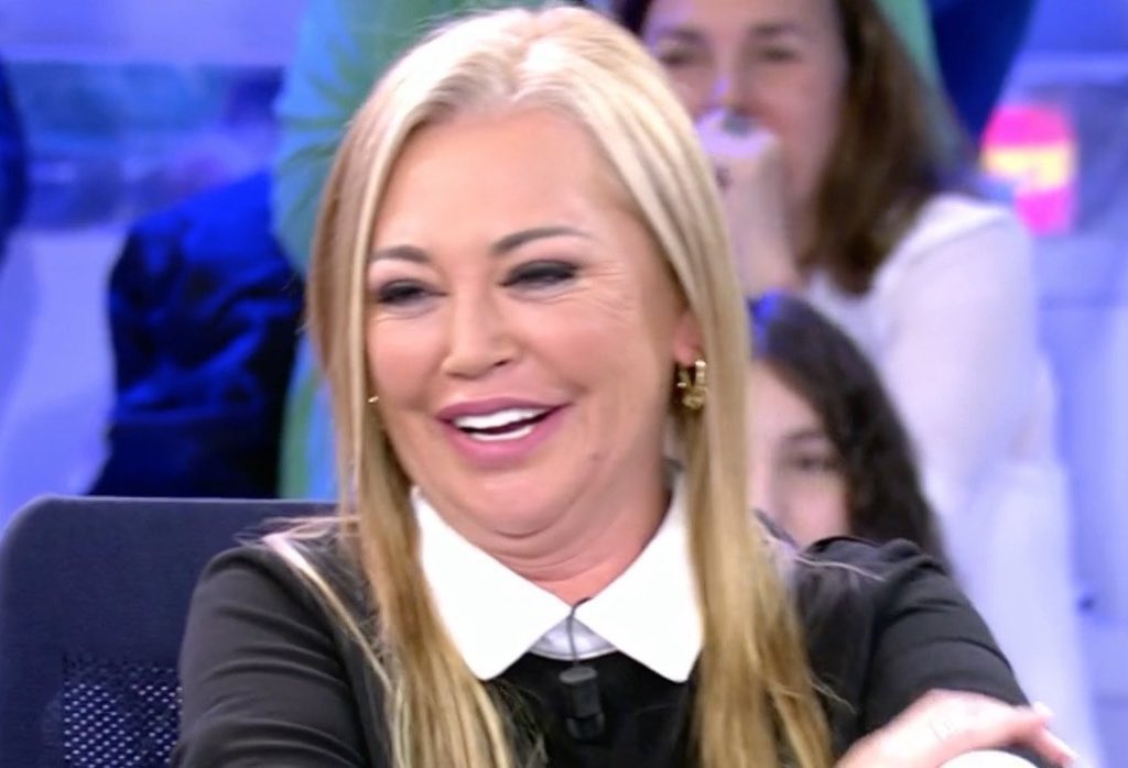 crisxsnchz's tweet photo. Las tortas sin manos que le está dando Sandra a Borja me muero menuda reina #LaIslaDeLasTentaciones10 https://t.co/ulBG52CnZY