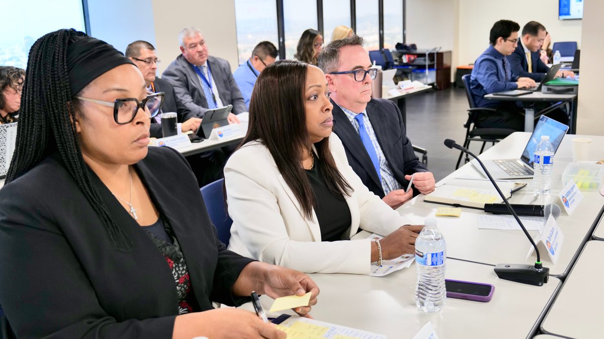 Pleased to have spent time engaging in important data dialogues to assess the progress of our Regions and Transition Programs. We must continue to align our efforts to increase access, accelerate learning, and ensure ALL students graduate Ready For the World. #IBelieveInLAUSD