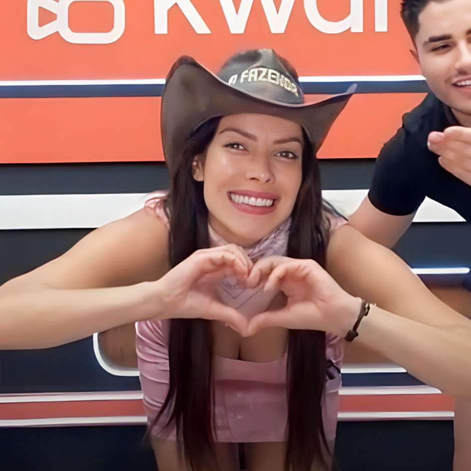 JaqueGrohalski's tweet photo. Achei aquiii! Quem mais tá com saudades? 🥹
Pra sempre, meu #TeamJaque 🌸 https://t.co/XMZGeFdLAj