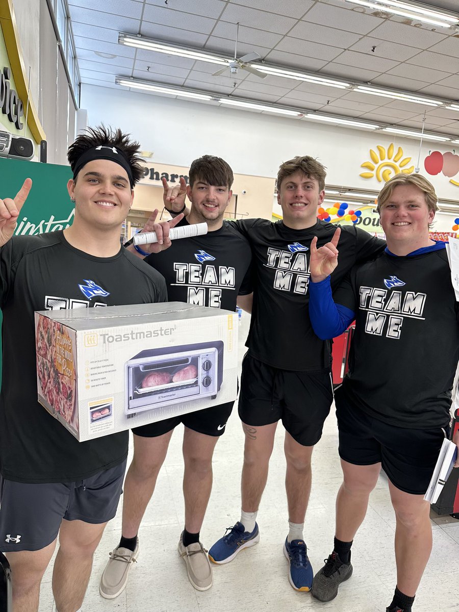 Thank you to Apple Market for being a part of the BLUE SWARM and donating to the Loper Backer Banquet #TeamOverMe #LoperBackers #PowerOfTheHerd