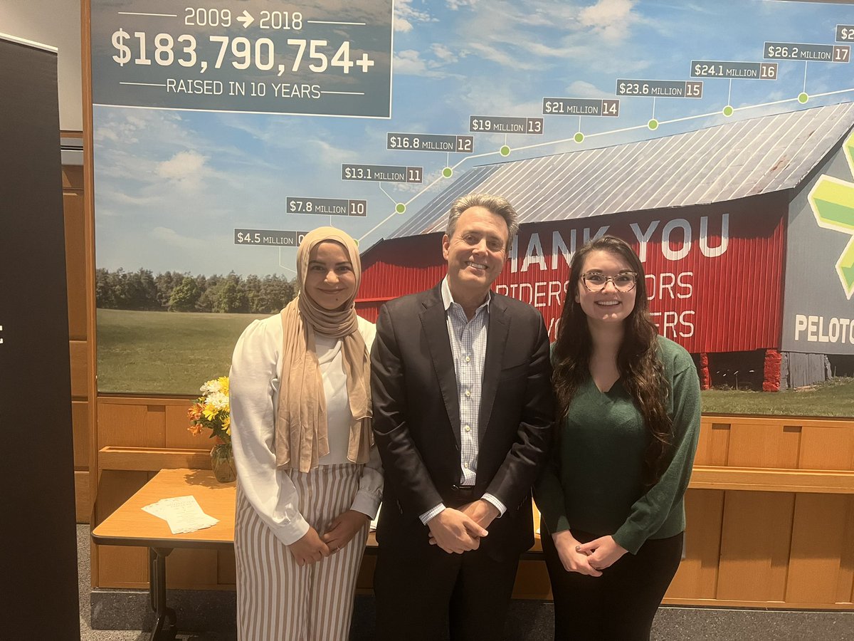 Congratulations to #neurology residents Youssra Saqr and Sarah Mangold for receiving @OSUWexMed Gold Humanism Awards. We are so proud! @OhioStateNeuro @OSUNeuroInst