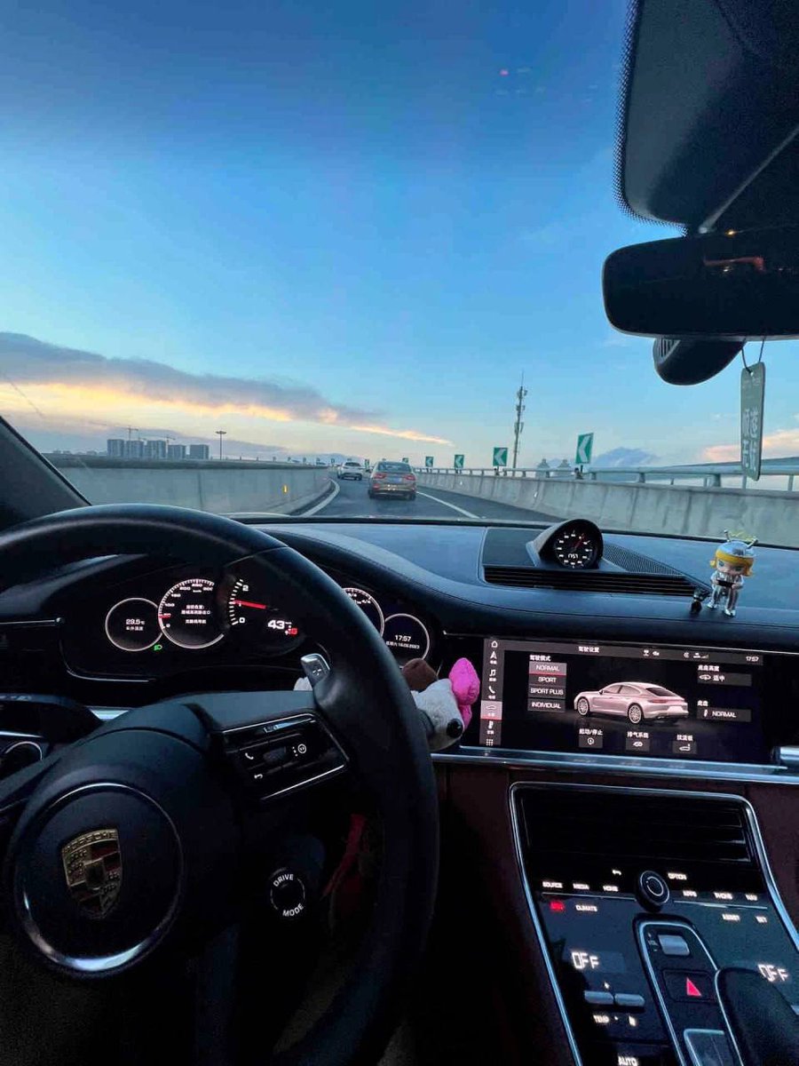 austinsturdy1's tweet photo. #Porsche #Autobahn https://t.co/GnVH3j9soZ
