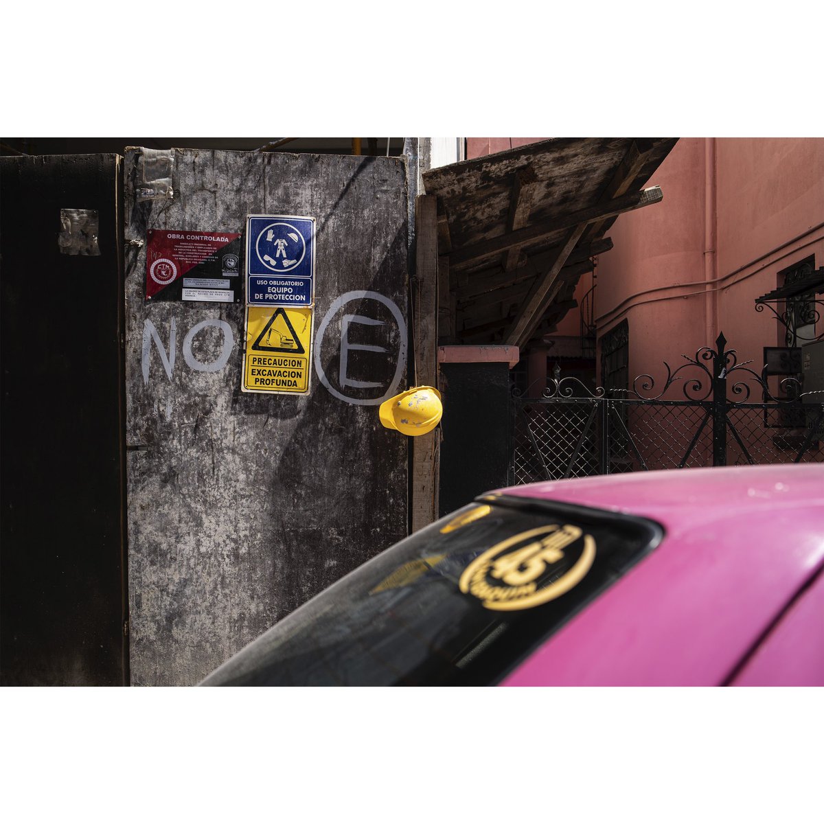 04
#sonyalpha #sonya7iii #foto #fotografia #photo #photography #fotodecallemexico #fotodecalle #streetphotography #streetphotographyméxico #color #rokinon #35mm #35mmphotography #art
