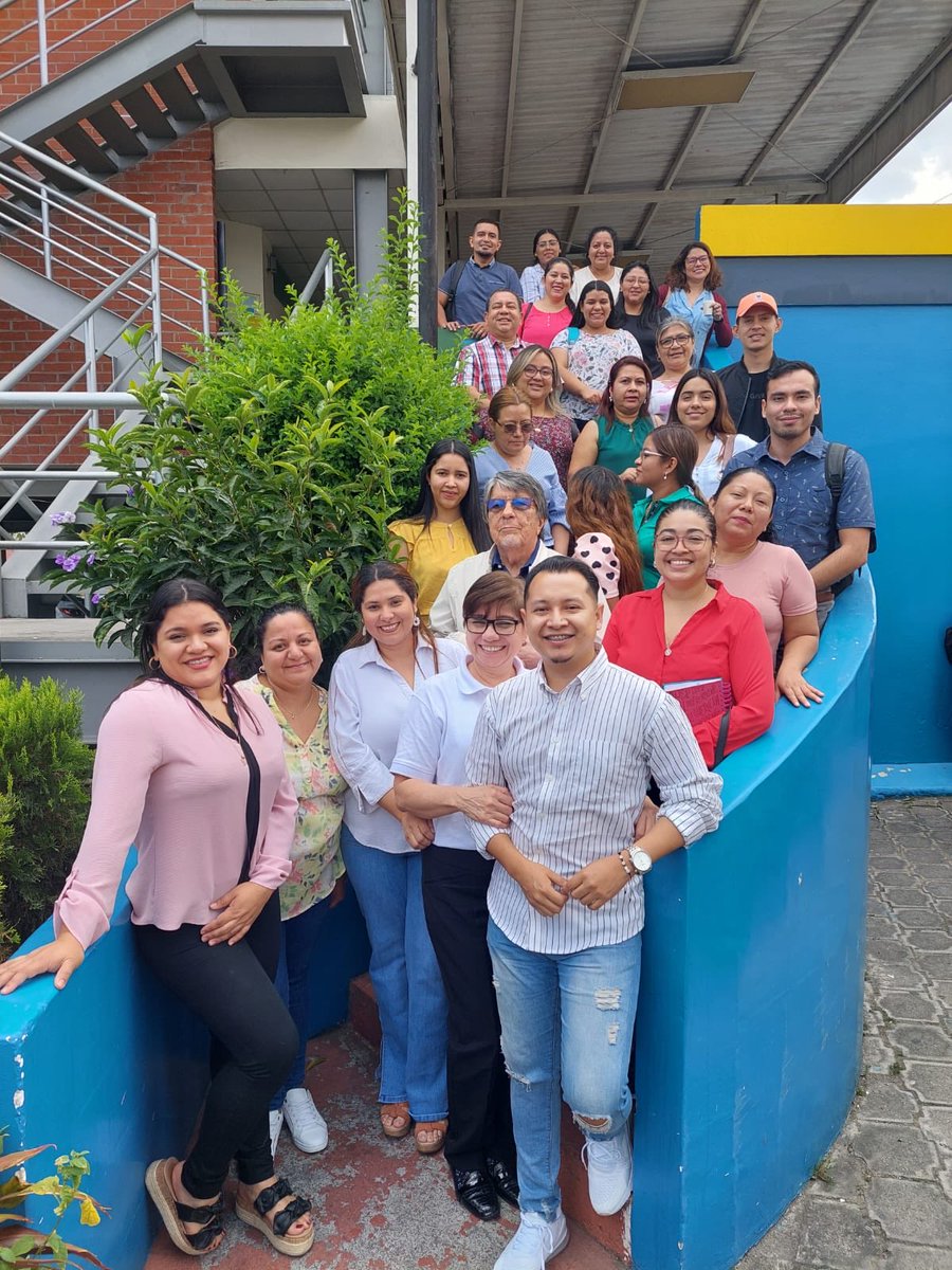 Con un grupo de estudiantes de la maestría en primera infancia en la UPED.
