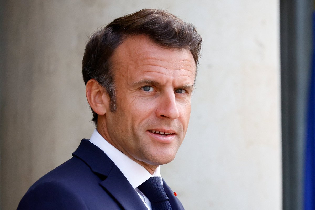 Criminel , tu vas aller tuer nos enfants , vas y toi , macron va te battre contre M. Poutine . Mais sans moi et sans nous. Le futur te jugera sans trembler . En prison