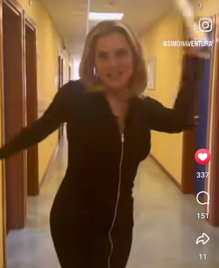 MarioLivPope's tweet photo. Io voglio un disco con tutte le cover di #Sanremo2024 cantate da @Simo_Ventura.
#Sinceramente con Paola rimane la mia preferita, ma ormai in testa no stop anche La Rabbia Non Mi Basta di Big Mama😍❤️
#Mood👠
#SuperSimo❤️ https://t.co/CFh2xS4lyn