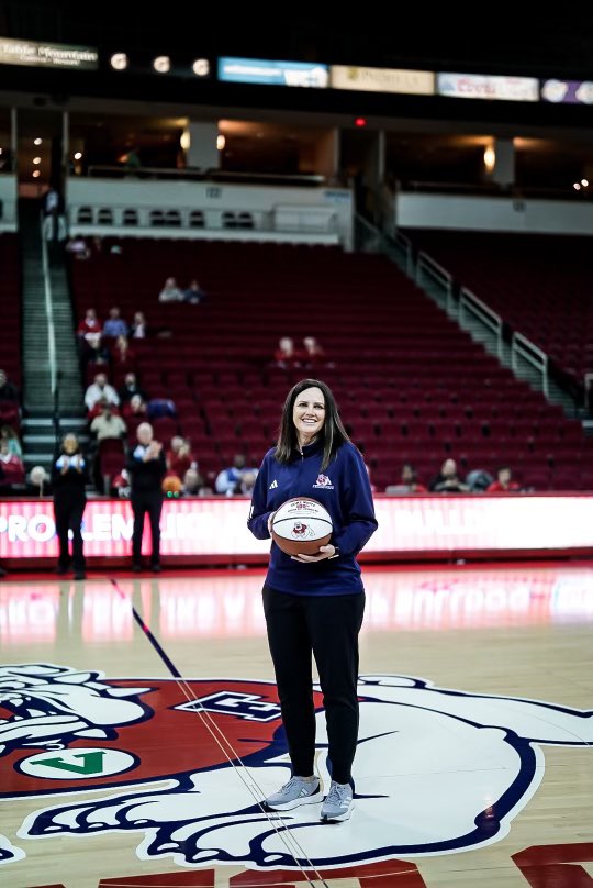 FresnoStateWBB tweet picture