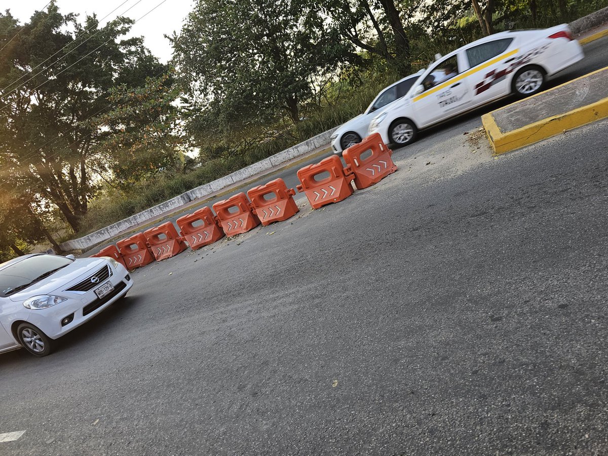 Que esperan para abrir el retorno frente a plaza mallorca? Coño!! Tengan tantita madre se hacen unos tráficos terribles todas las tardes. <a href="/PECTabasco/">PEC Tabasco</a> <a href="/JulissaRiveroll/">JULISSA RIVEROLL</a>