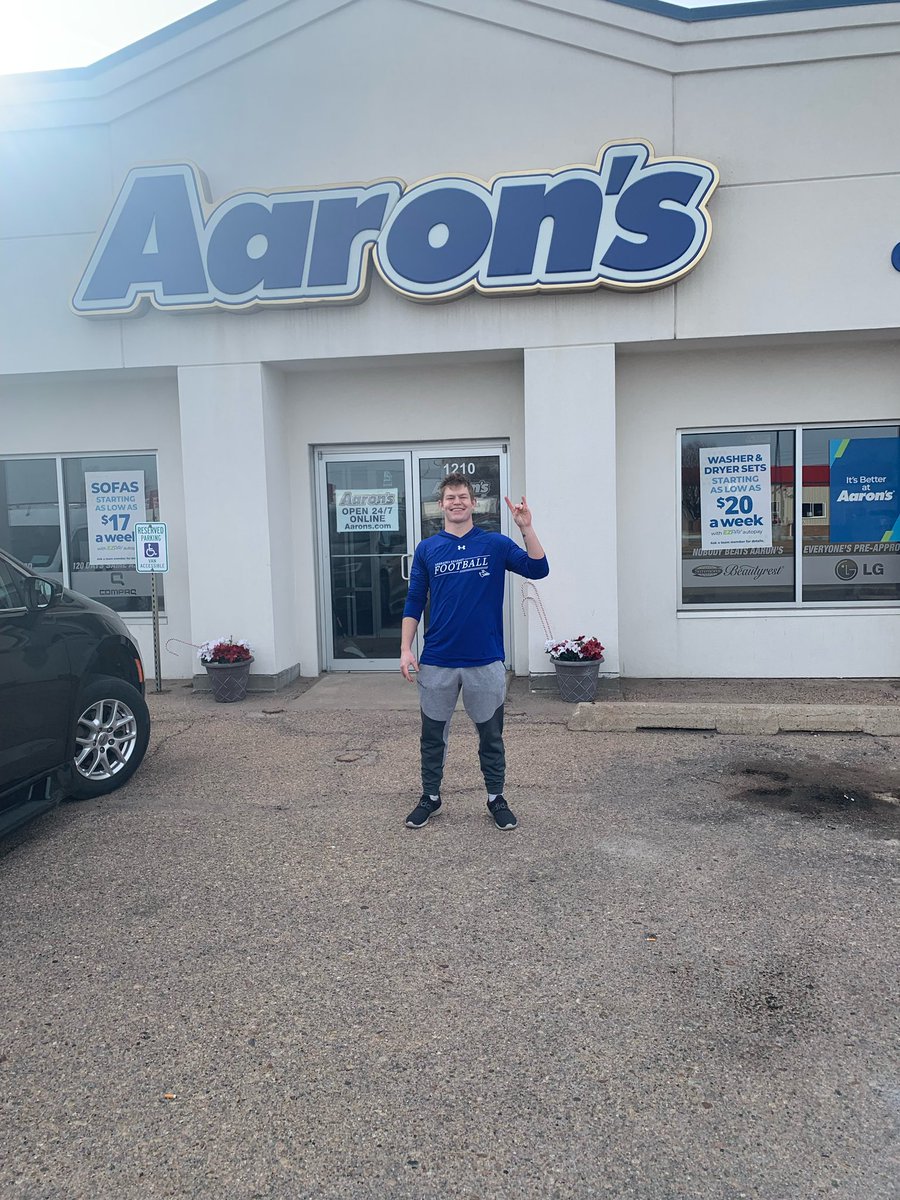 CoachJO_DC's tweet photo. Thank you to Aaron’s for being a part of the Blue Swarm
and donating to the Loper Backers Banquet! #TeamOverMe #LoperBackers #PowerOfTheHerd https://t.co/F4mDLCXIAV