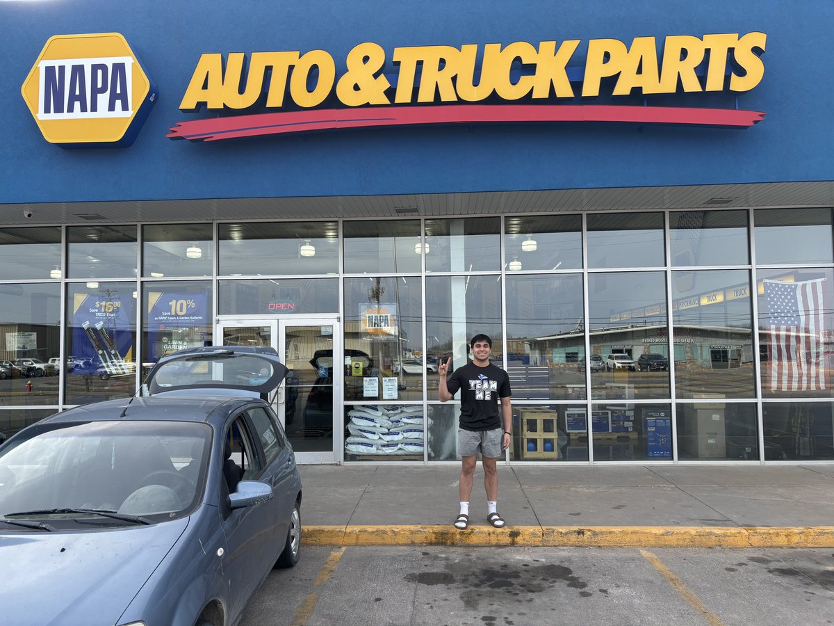CoachJO_DC's tweet photo. Thank you to Napa Auto Parts for being a part of the Blue Swarm
and donating to the Loper Backers Banquet! #TeamOverMe #LoperBackers #PowerOfTheHerd https://t.co/pJptDapotM
