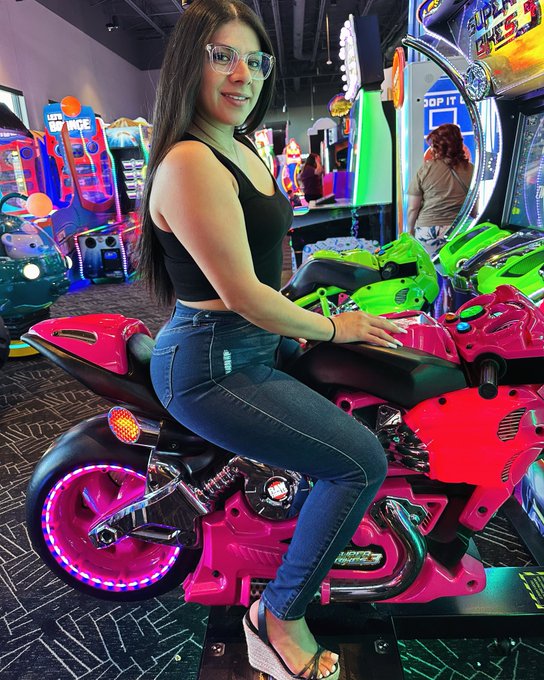 Pretty #feet https://t.co/CFqnh3Kvq8<a href="/tag/feet"class="tags">#feet</a>