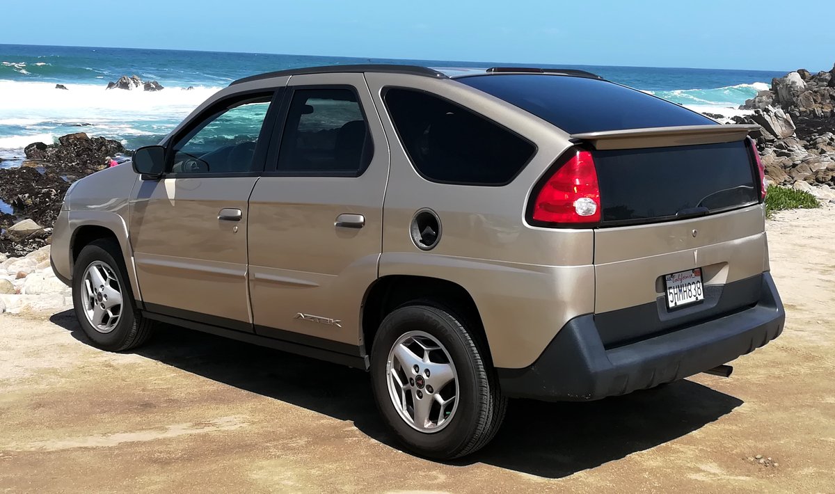 Hilo de carros feos:

Pontiac Aztek