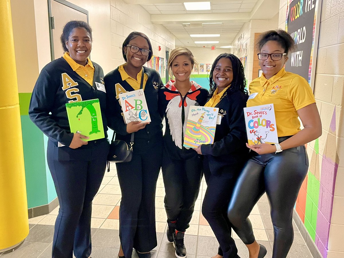 ... extending gratitude to #myASU students for spending the day with me and the future college students at Blount Elementary School - @MPSAL. 🏆 #TheresMoreWithMPS 🥇 #TheresMoreWithCTE 📚 #ReadAcrossMPS 🌍 #OhThePlacesYoullGo