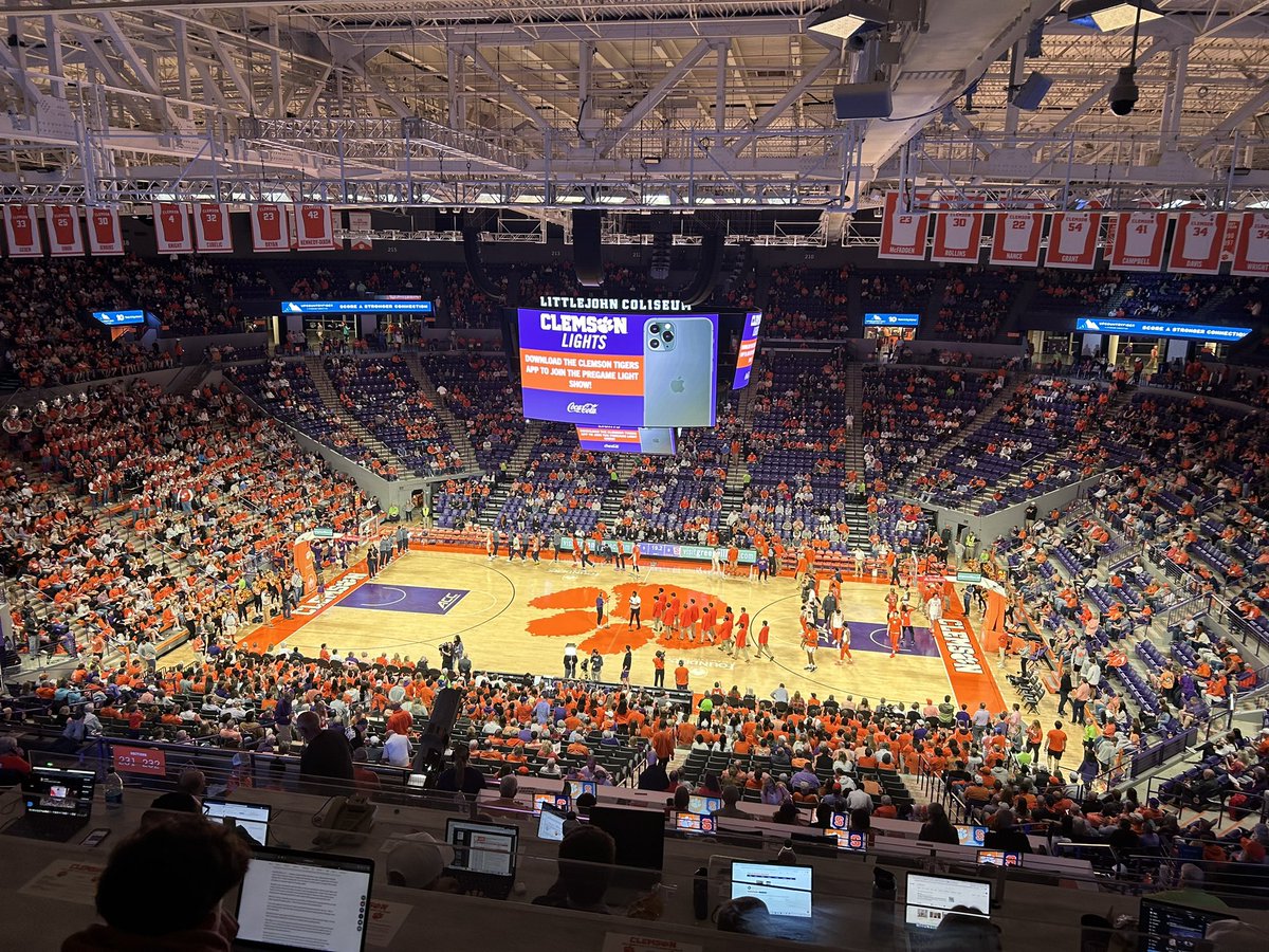 One of the biggest games for @Cuse_MBB in years. Join me and @francescosim16 on Waer.org!
