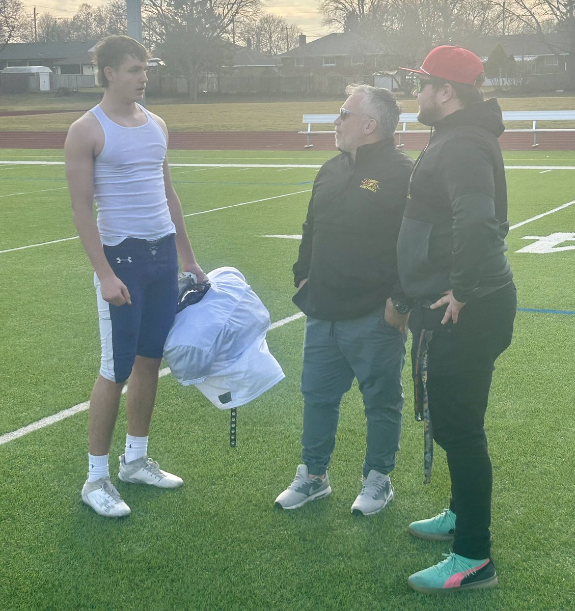 GryphonFB's tweet photo. Big thanks to AN Myer Marauders for inviting our coaches to join your practice today in Niagara! 🏈 It's an honour to collaborate with such a talented team in a region known for producing top-notch football players. Let's keep grinding &amp; elevating the game together! #NextGryphon https://t.co/3PljdUkejl