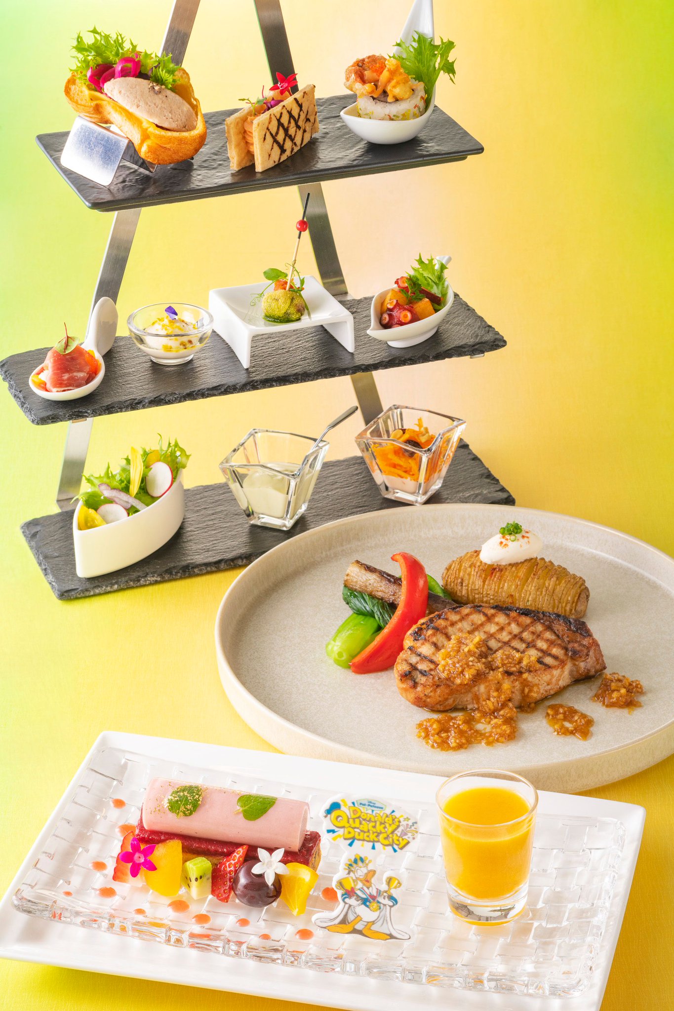 Disney - エンパイアグリル チャーム コースターの通販 by ぽんどりん