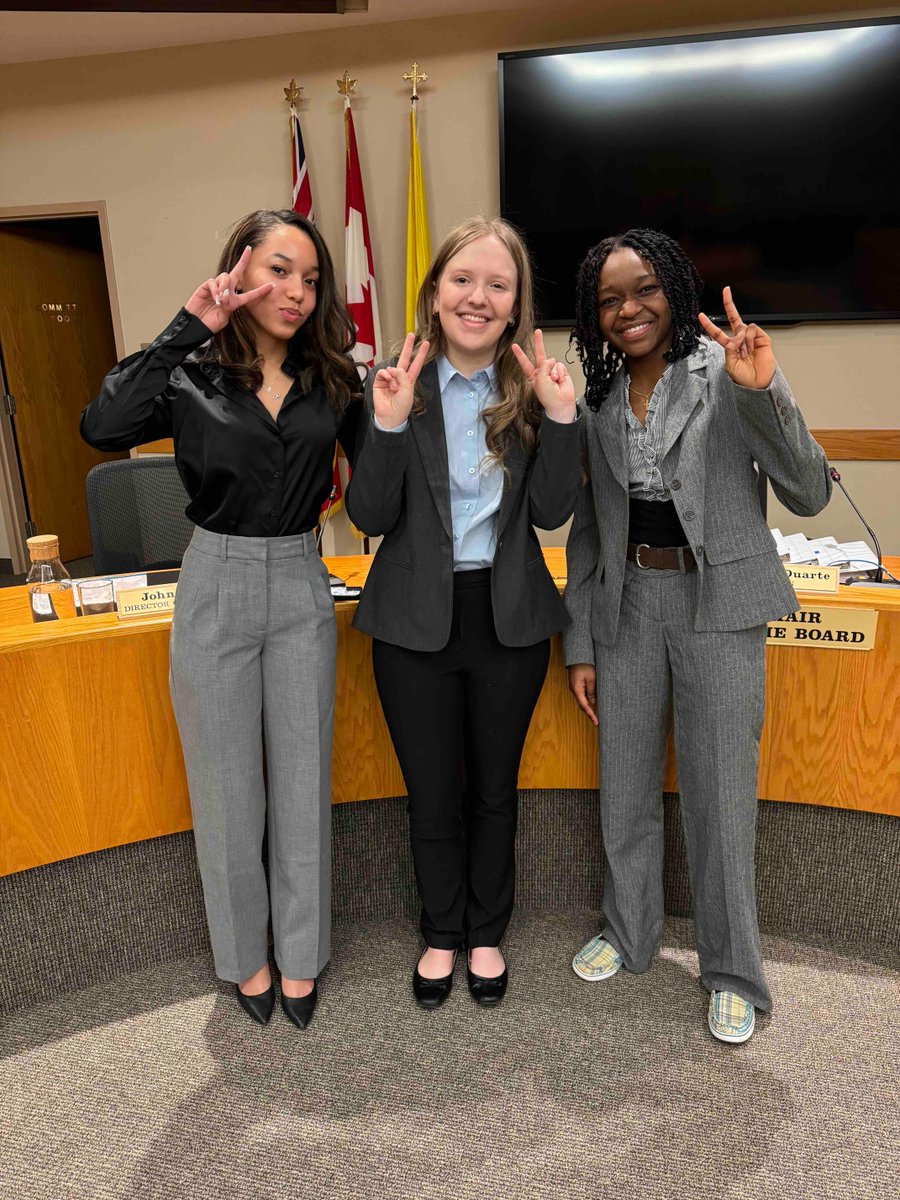 Introducing our Student Trustees for the 2024-2025 school year – Sophia Philbert, Lauren McGuire and Isabel Yeboah! 👏🏼