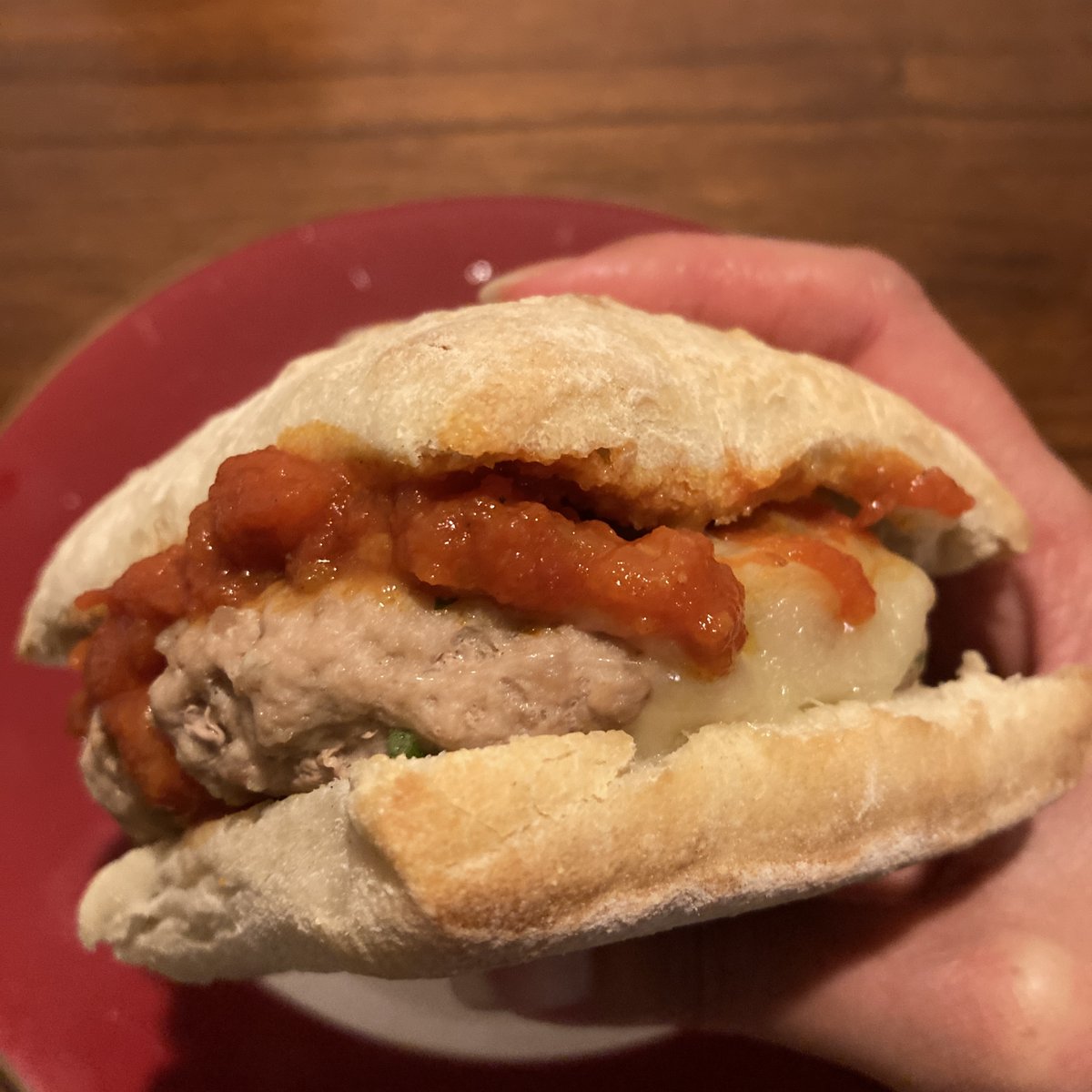 Stories may become outdated in old magazines, but recipes like this @BHG Herb Chicken Parm Sliders from 2 years ago do not #bayarea #foodblog #foodblogger #cookwithzee #homecooking - cookwithzee.blogspot.com/2024/03/herb-c…