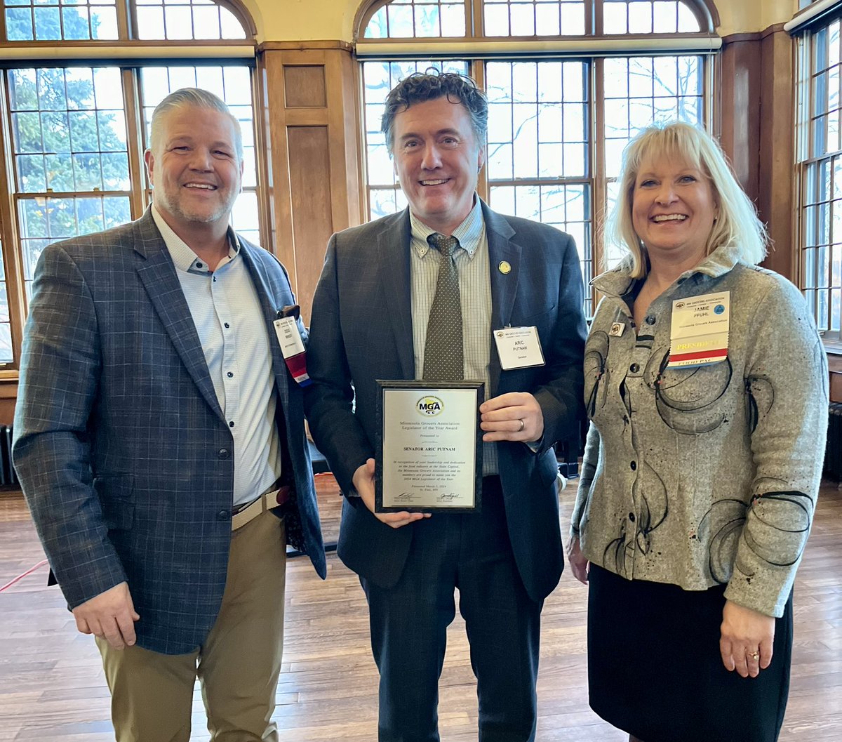 Congratulations to @AricForMN on being named the MGA 2024 Legislator of the Year of the food industry of Minnesota! Thank you for your leadership #MNGrocer #mnleg