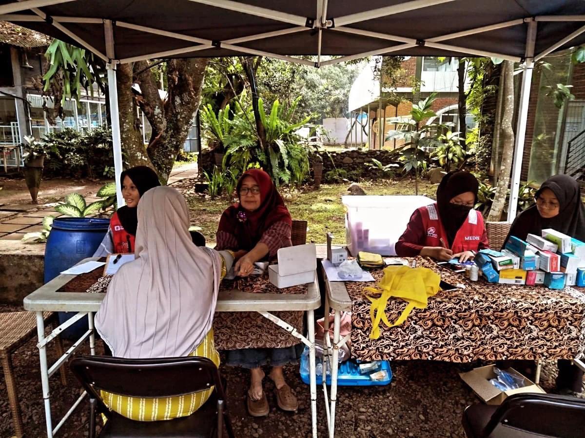 SchoolUniverse's tweet photo. Salam Selasa Sehat Bersama @salamaid_twit 

Kegiatan rutin berobat di School Of Universe, hanya membawa barang bekas seperti Dus dan Botol Minuman Bekas atau Minyak Jelantah, maka sudah bisa berobat

Yuk, manfaatkan.Rutin 1 Bulan Sekali 

InsyaAllah semua sehat menjelang Ramadhan https://t.co/sfKUbDP0XF