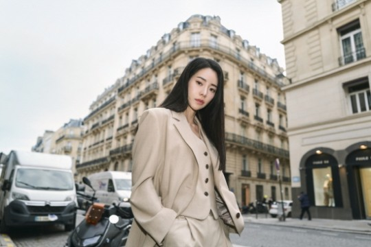 #LimJiYeon in Sisley's 2024 SS collection in Paris. 

#ImJiYeon #임지연