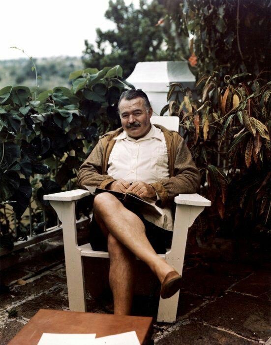 Ernest Hemingway at his home in #Cuba, 1947.
#HistoricalPhoto #ErnestHemingway