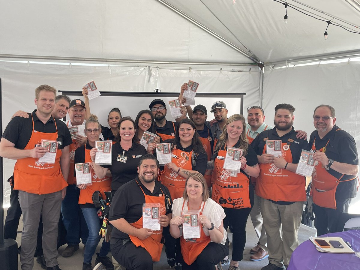Thank you to our Kyle and D91 team for hosting our Alignment Walk! Y’all were amazing hosts! The store looked outstanding!!! @ChrisDurand_HD @MejutoAllen @jermeybotkin @ericbernal01 @JarrodFarmer4 @Jacobhomedepot @SendejoRoy @jreed4401 @jxh076 @DNehk @Ade_THD @BrendanMcDowel9
