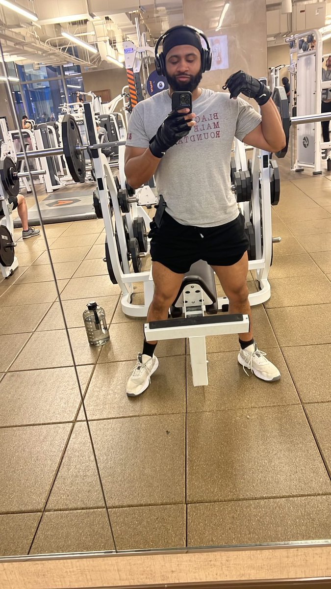 october 27 (@the_greatest48) on Twitter photo 