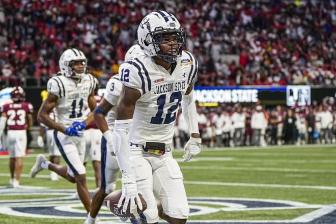 After a great conversation with @Coach_Hammock I’m blessed to receive an offer from the Jackson State University!! #GuardTheeYard #HBCU @NCEC_Recruiting @NatlPlaymkrsAca @ONEWAYINC1 @Hunter_DeNote @BallHawkU
