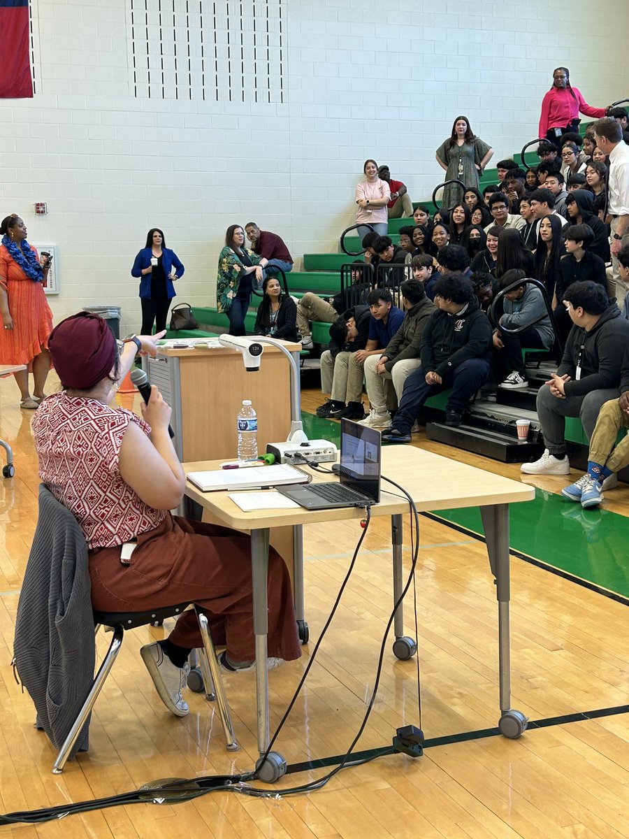 She came. She saw. She conquered. The great @katfcomix brought her talent to JMS today thrilling students in attendance. Thanks for your time and sharing your love 💕 of reading, writing ✍🏽 and drawing with us. Special thanks @IrvingLibraries and @netzerolibrary @IrvingISD