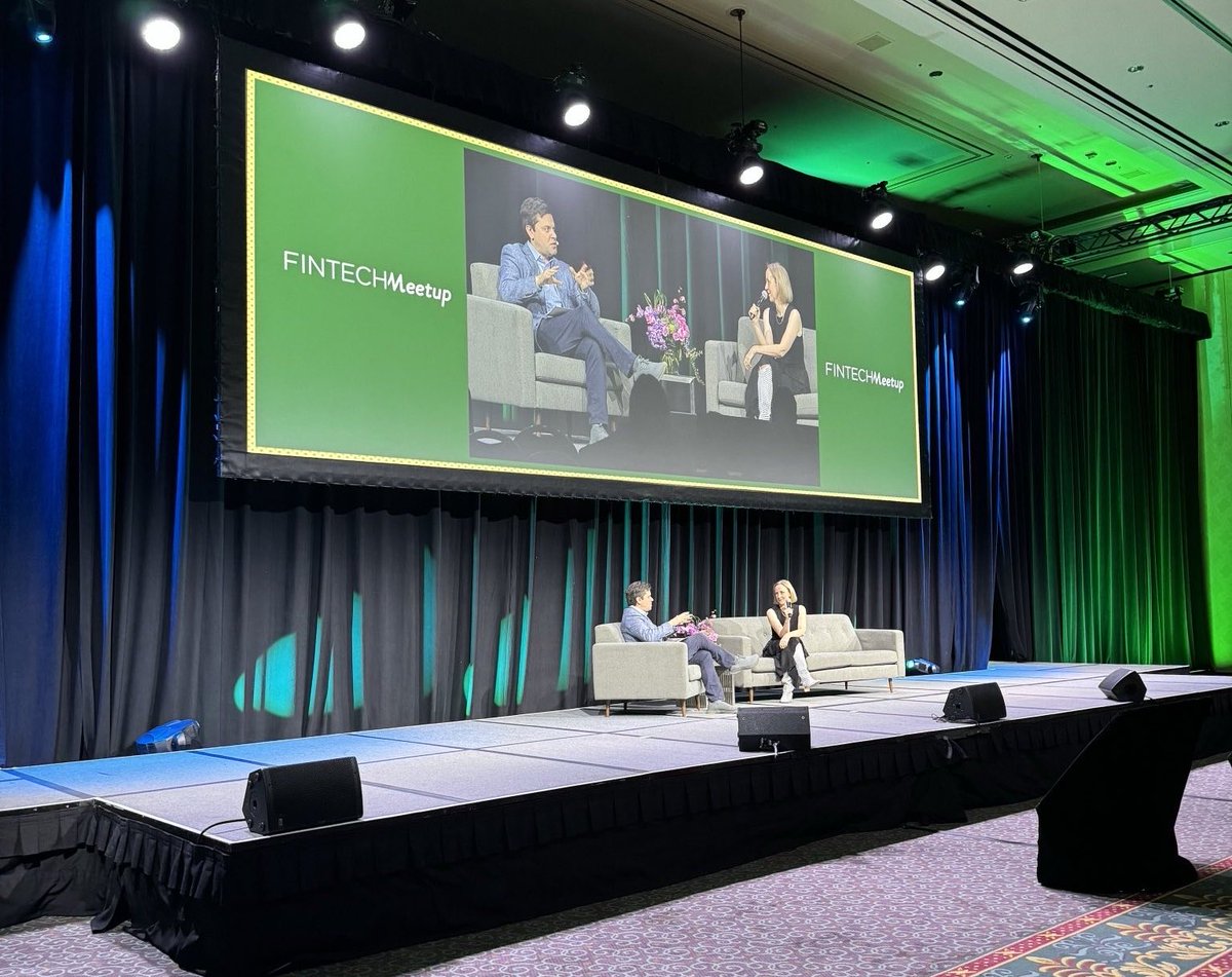 Okay made my connecting flight in Chicago. Bye Vegas. London: see ya tomorrow!