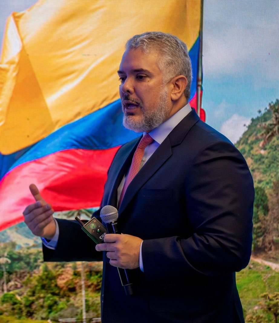 Ya los vio gobernar

A cuál prefieres de Presidente ?

Gustavo Petro 🔁
Iván Duque Márquez ❤️