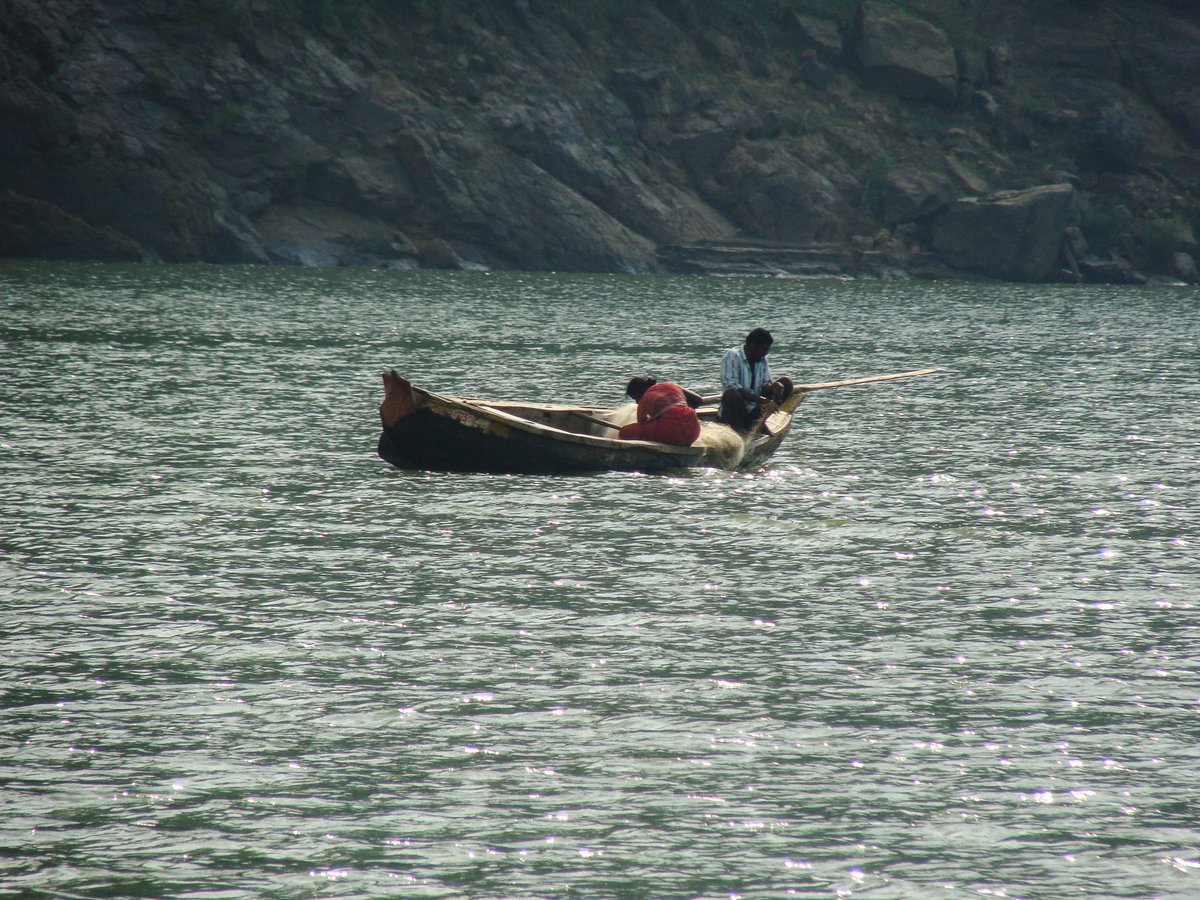 Share a photo with a boat or a ship