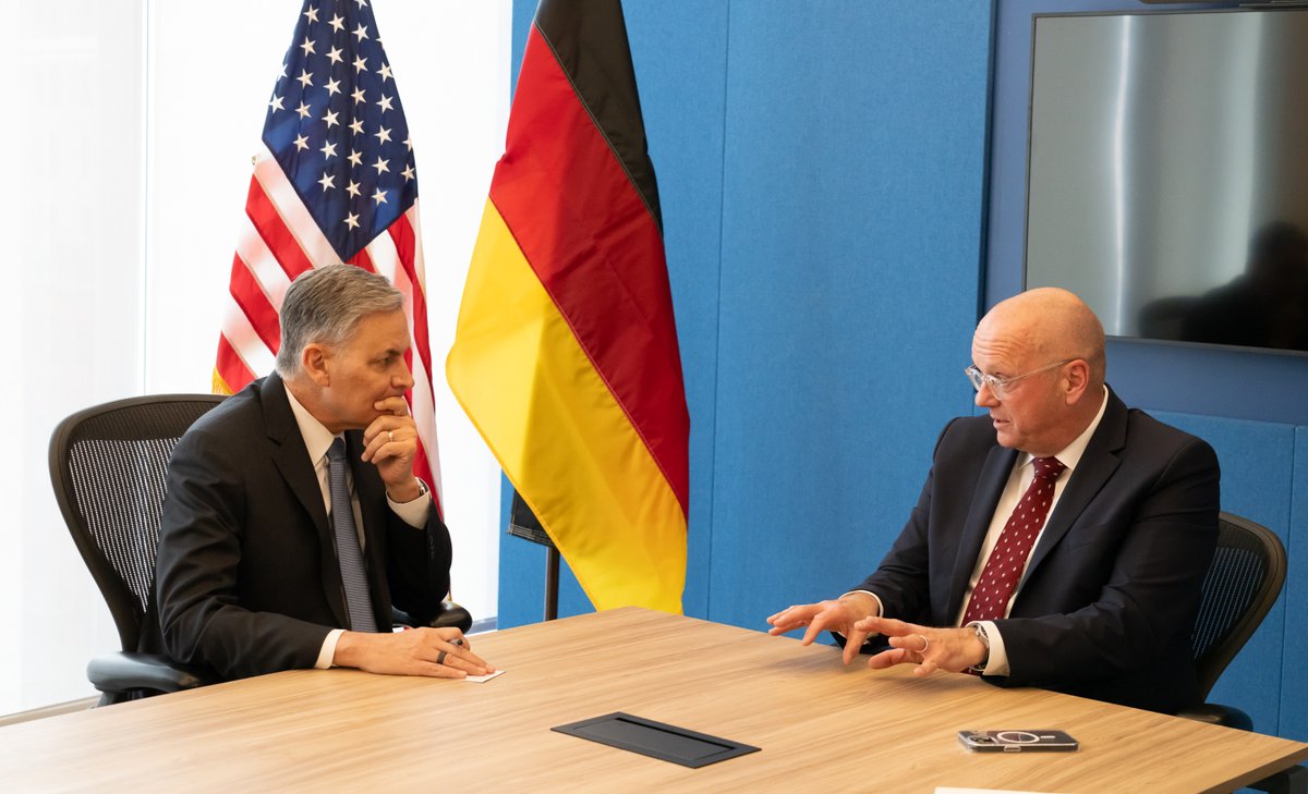 Great to meet with German Ambassador to the U.S. Andreas Michaelis to discuss the importance of strengthening our economic ties and our shared democratic values.