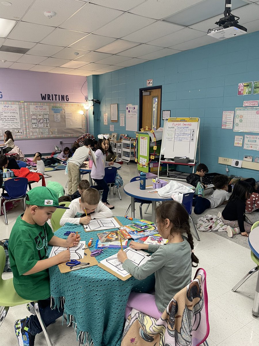 Enjoying Read Across America Week with Mrs. Karr’s <a href="/MrsKarr_/">Mrs. Karr</a> and Ms. Emberger’s <a href="/msemberger/">Ms. Emberger</a> class by coming together to create “My Favorite Book” hats and flash light reading! The kids had so much fun collaborating together! 📖 <a href="/fernbrooknj/">Fernbrook Elementary</a> <a href="/hetal_amin1/">Hetal Amin</a> <a href="/mbernal_DrB/">Michelle Bernal</a>