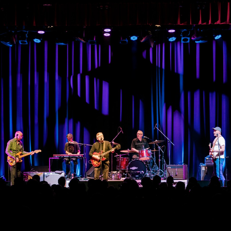 Following last night's incredible show in Perth, Glasgow five-piece @teenagefanclub will play Sydney (final tix!) and Melbourne (sold out!) next - heading to Byron Bay, Brisbane & Auckland next week! 🎸 Don't miss catching them live → 🎫 frontiertouring.com/teenagefanclub 📸: Ben Davidson