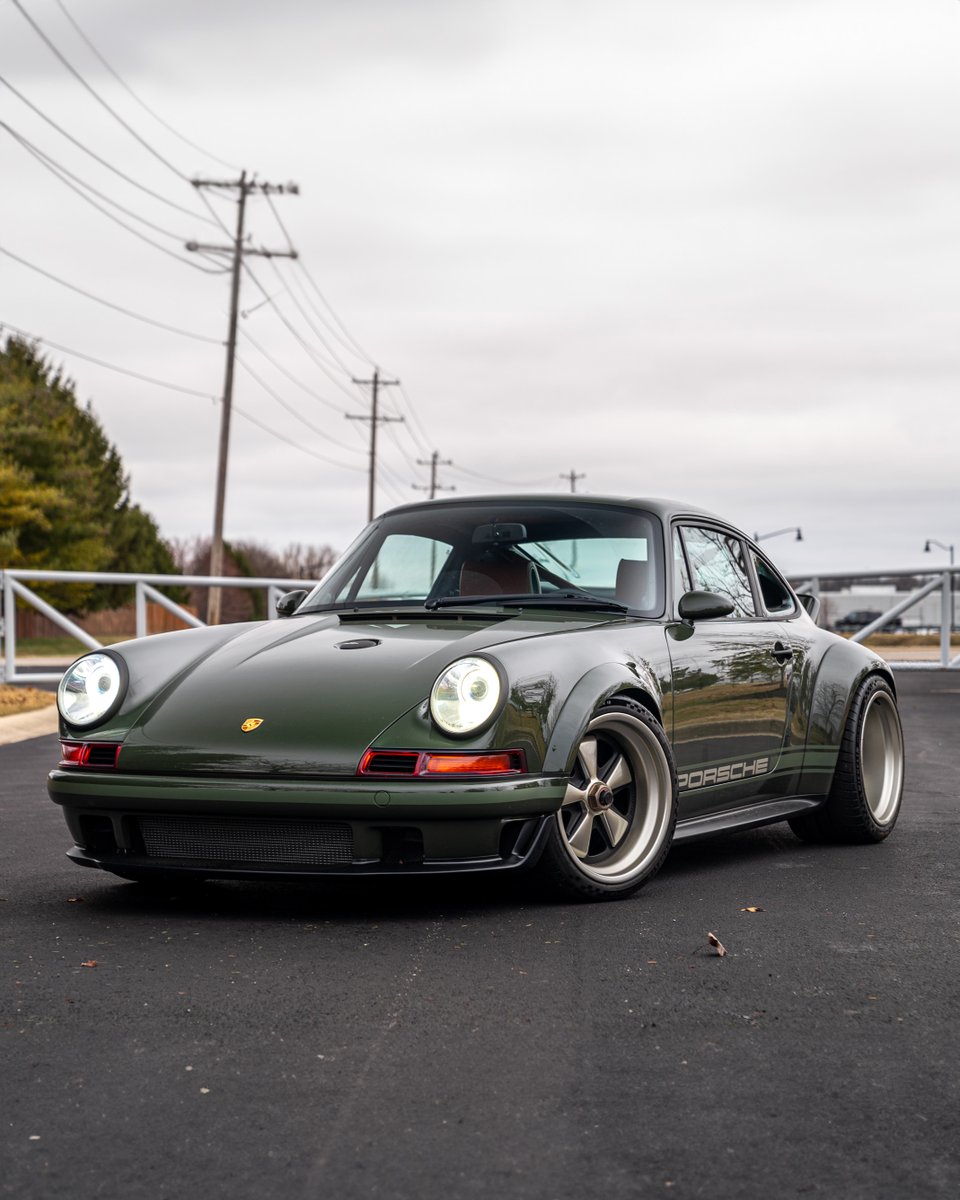 duPontREGISTRY's tweet photo. 1990 Porsche 911 Singer DLS 'Connecticut' | 1 of just 75 built for the world | Asking Price: $3,499,995 https://t.co/KRtTN5UKtr