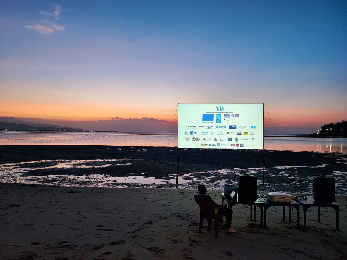 yoshi_shimamura's tweet photo. At the Dili International Film Festival held in the Democratic Republic of Timor-Leste, there was a project to enjoy movies on a screen set up on the beach.

Watching a movie under the stars with the sound of waves as background music is an exceptional experience!

There are restaurants in the area, so we were able to watch movies while enjoying meals and drinks.

Of course, we were drunk by the time it got dark!

In the end, the staff of the restaurants joined us and we had a big party.

Thank you very much, everyone!

#DiliInternationalFilmFestival 
#movies
#movielover
#investors
#stocks
#realestates
#wealthy
#TVTokyo
#Entrepreneurship
#startup
#timorleste
