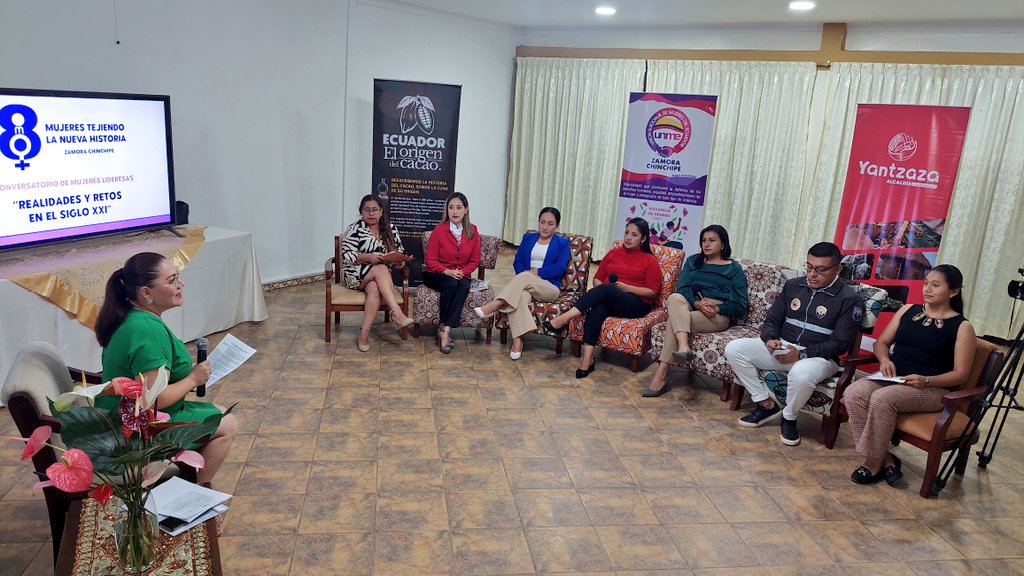 📺Participamos junto a mujeres lideresas de mi cantón #Yantzaza y #ZamoraChinchipe en el Conversatorio "Realidades y retos del Siglo XXI". Somos mujeres tejiendo la Nueva Historia" #8M || <a href="/K_Reategui/">Karla Reátegui</a>