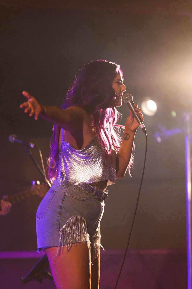 played a sold out show on the other side of the country and had the best damn time 💜