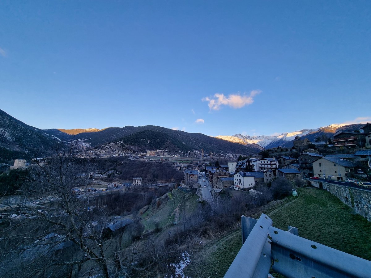 jecbosch14's tweet image. Bon #dimecres 😃🙋
#anyos #lamassana #andorra #meteo #meteoandorra