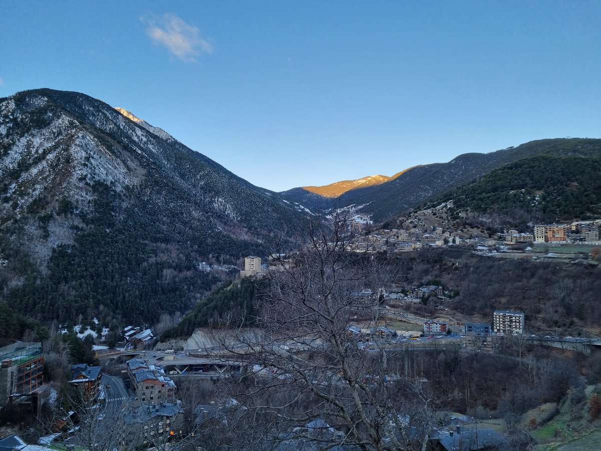 jecbosch14's tweet image. Bon #dimecres 😃🙋
#anyos #lamassana #andorra #meteo #meteoandorra