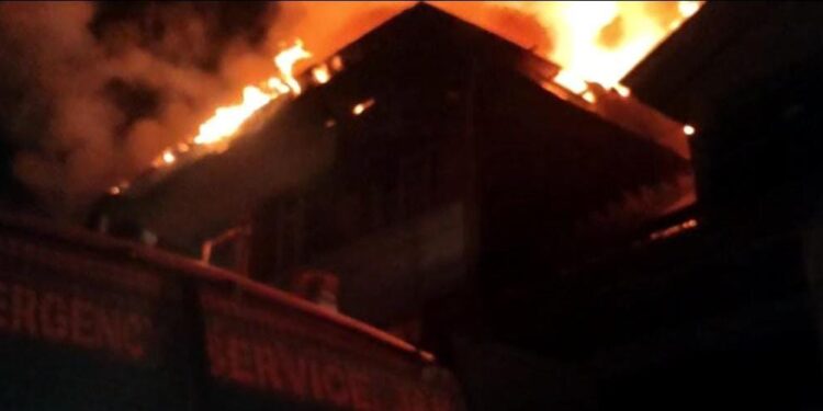 A three-storey residential house was damaged in a #fire incident that broke out at the evening hours at #Chanpora area of Central #Kashmir’s #Srinagar district on Tuesday evening,
#jagoKashmir