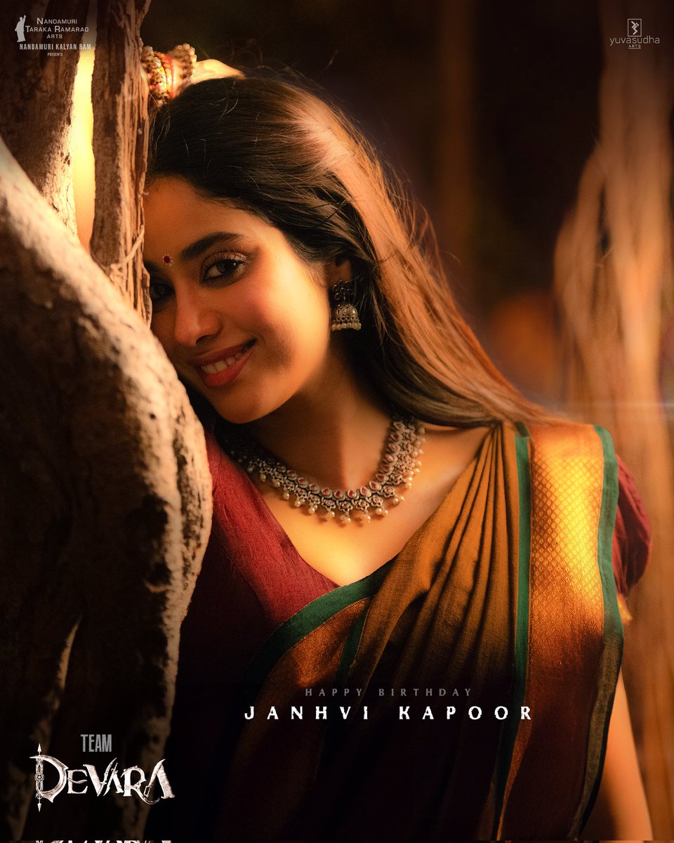 Wishing our beloved Thangam, #JanhviKapoor a happy and joyous birthday!! ✨ #Devara 🌊 @tarak9999 #KoratalaSiva #SaifAliKhan @NANDAMURIKALYAN @sabucyril @RathnaveluDop @sreekar_prasad @anirudhofficial @Yugandhart_ @YuvasudhaArts @DevaraMovie @Tseries @Tseriessouth