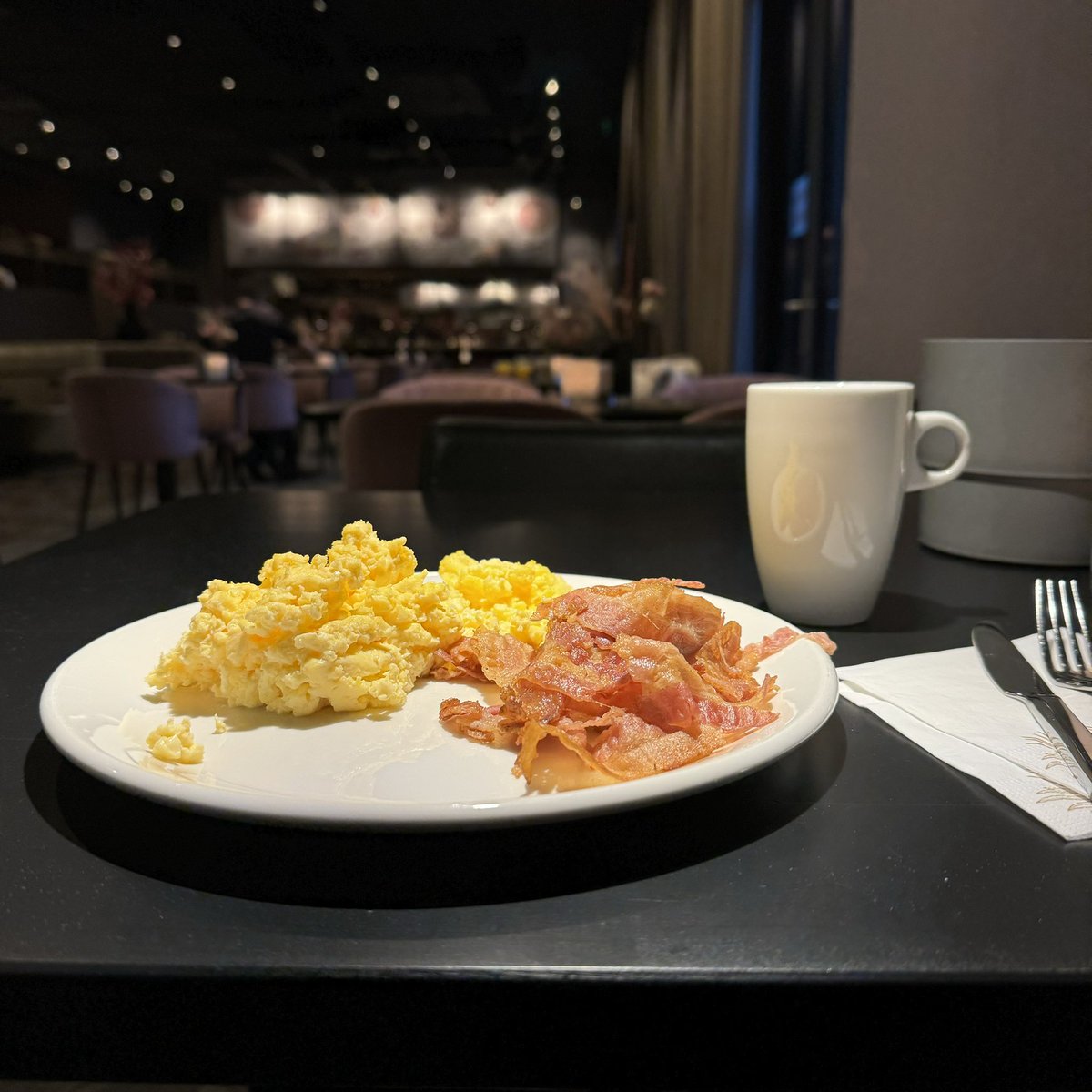 #hotelontbijtje...

#myview #hotel #vanderValk #vanderValkhotel #hotelAmersfoort #Amersfoort
. 
#food #foodporn #foodgasm #foodstagram #foodphotography #breakfast #breakfasttime #coffee #eggs #scrambledeggs #bacon