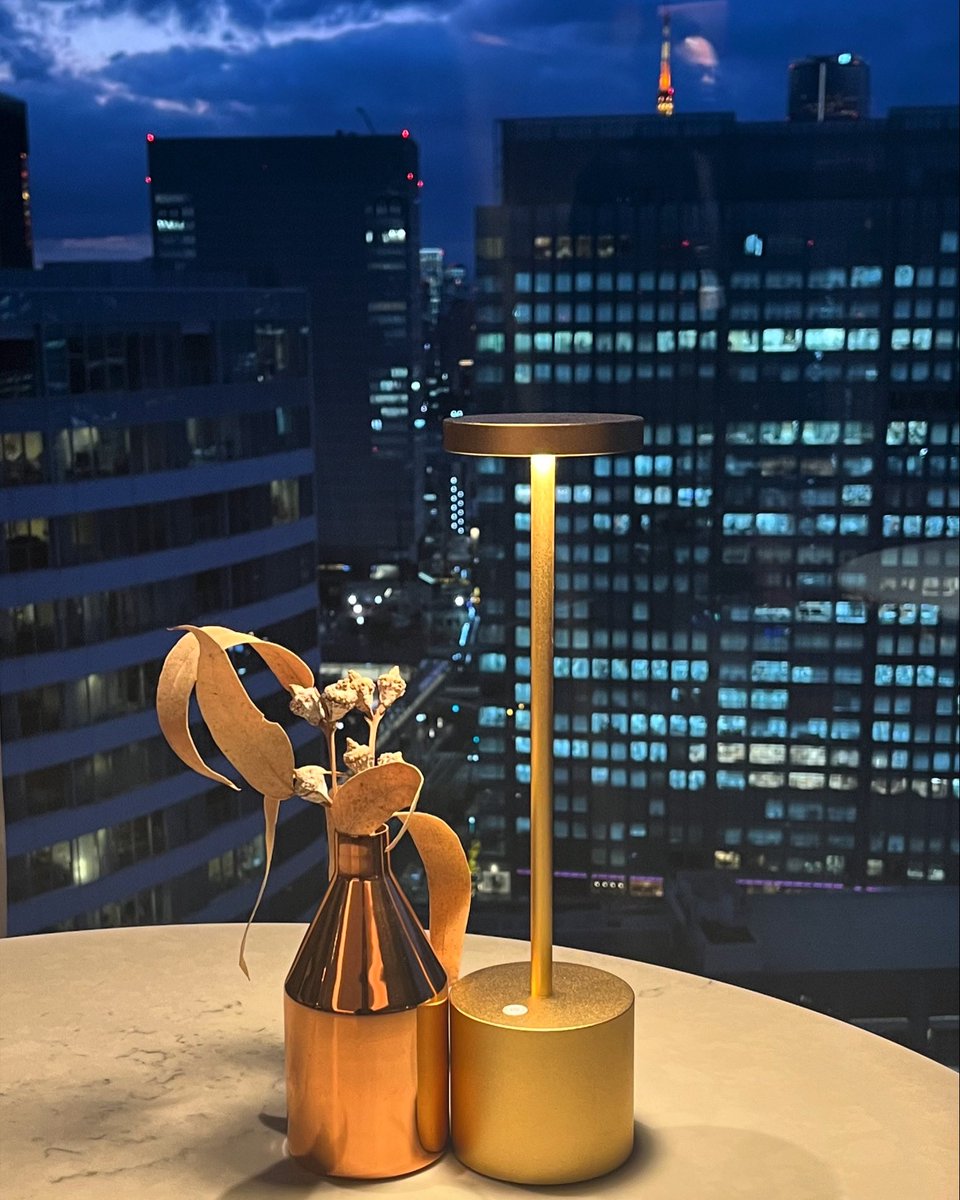 misstravels's tweet image. Watching Tokyo’s beautiful night skyline with a drink @mesmtokyo #forbestravelguide #tokyo #mesmtokyo #besthotels #travelinstyle #remarkabletravels #tokyonightview #luxuryhotels #cityskyline #travel #hotels