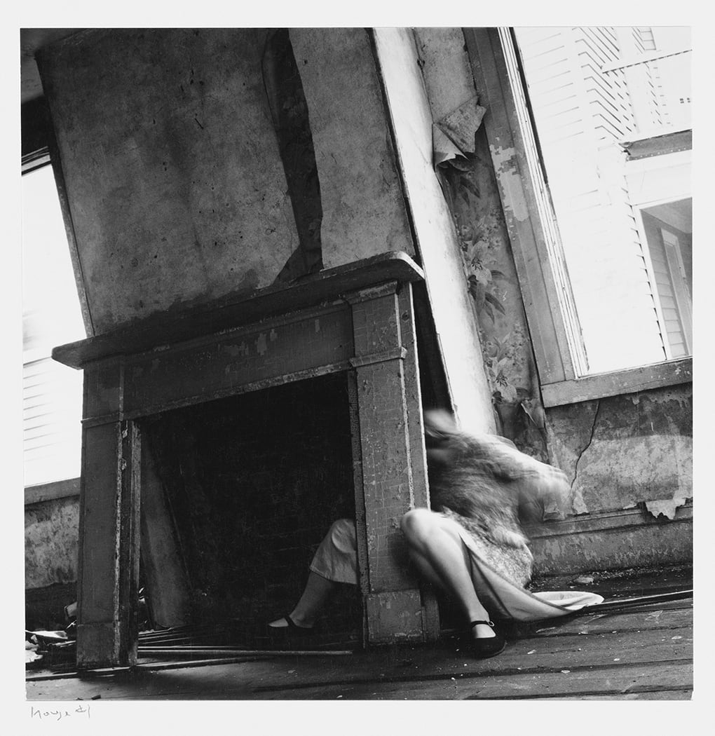 «House # 4 Providence, Rhode Island». #FrancescaWoodman. MCA Chicago. #photography. 

mcachicago.org/publications/v…