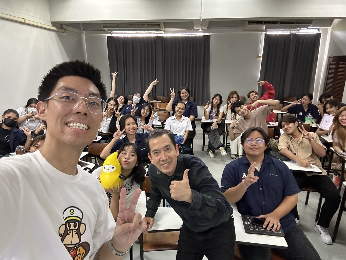 THE OPPORTUNITY OF BLOCKCHAIN AND NFT. 🇹🇭 Silpakorn University 

This is my second university tour so far this year. These are freshmen who will graduate in 4 years to be art teachers. 

I show them how <a href="/beeple/">beeple</a> and <a href="/SamSpratt/">Sam Spratt</a> did with their art. How they hit a billion or million