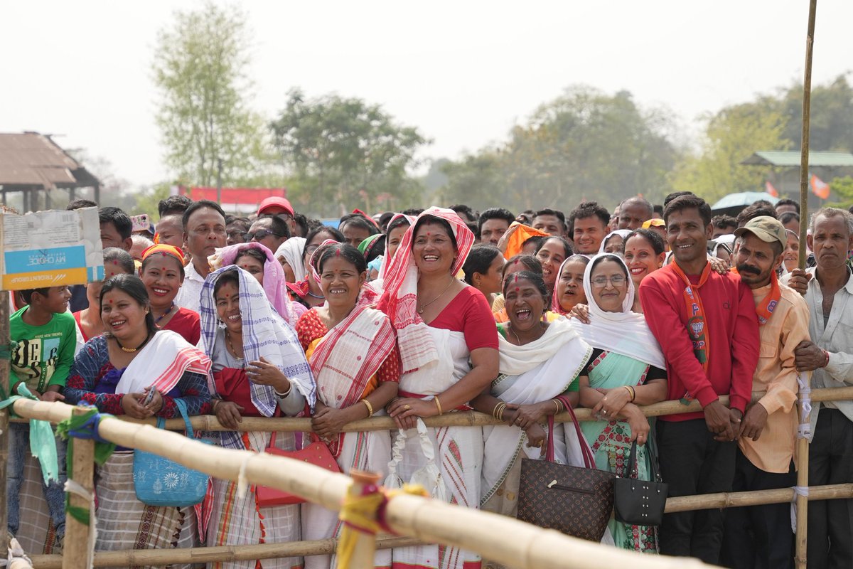 To give filip to health infrastructure in Narayanpur, HCM Dr @himantabiswa laid the foundation stone of the 100-bed District Hospital as part of the #VikasYatra To be built at a cost of ₹113cr and to be completed in 24 months, the hospital will have all modern facilities.